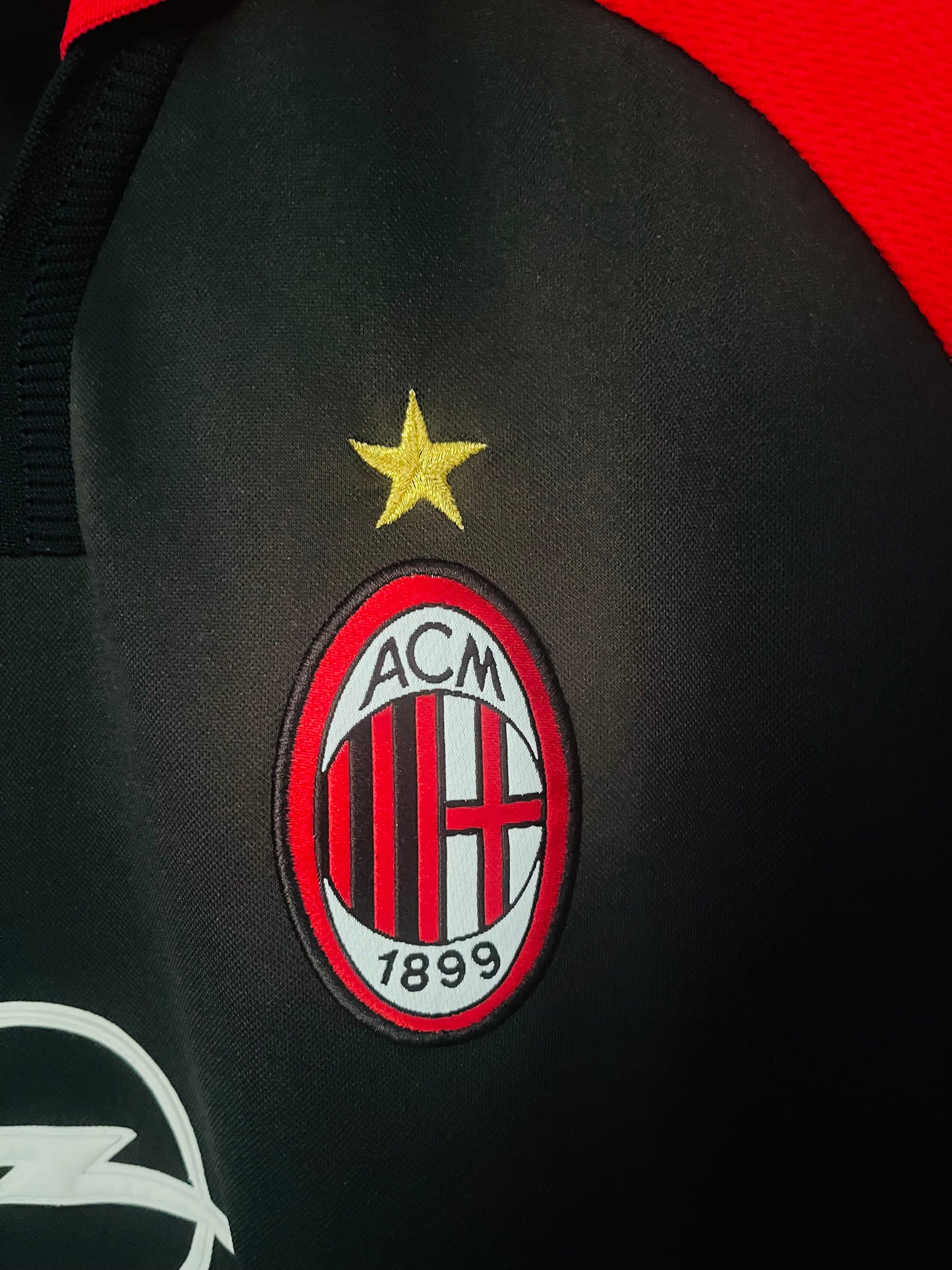 AC Milan third football shirt
2000/01 Maldini Large