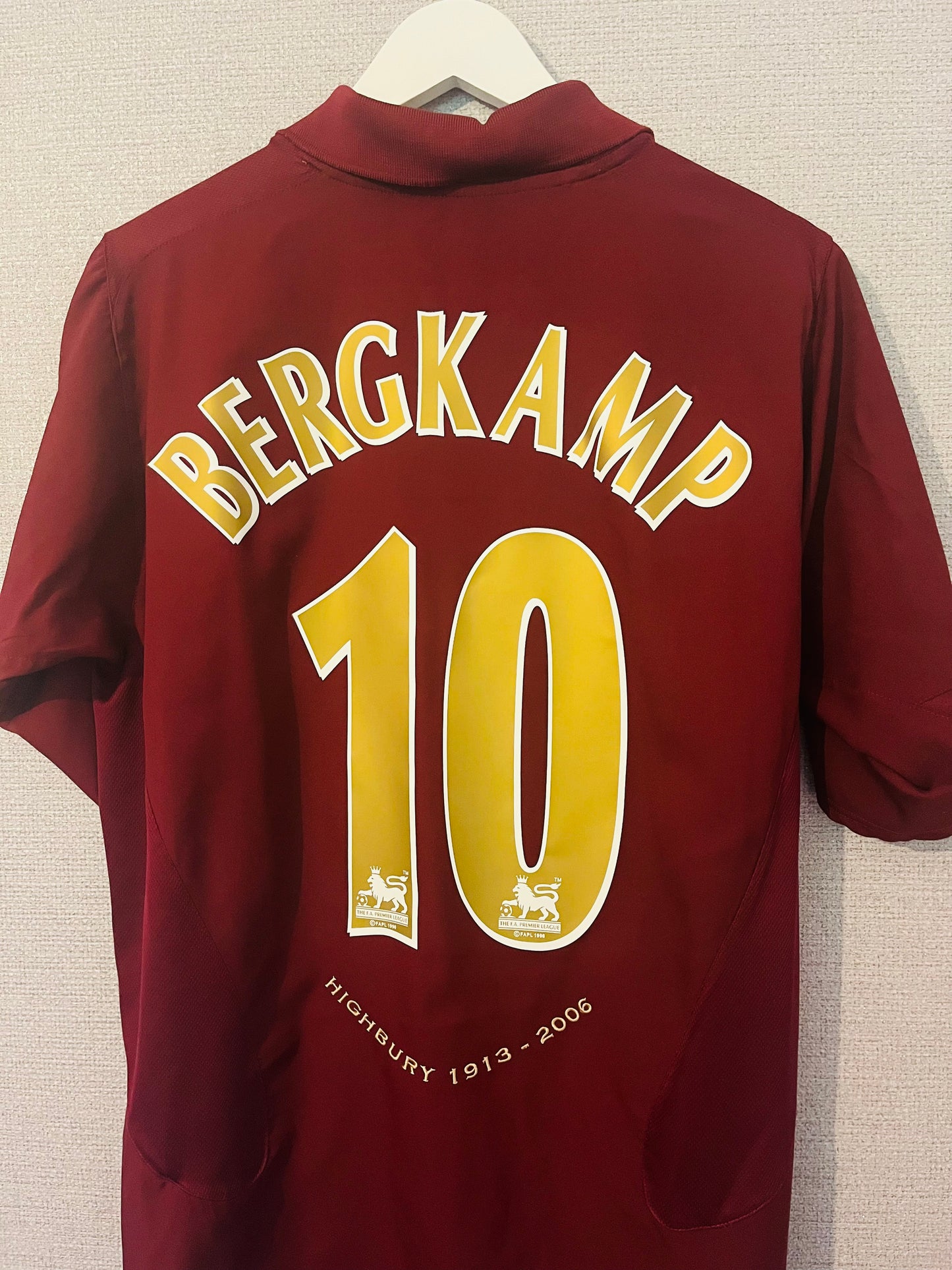 Arsenal home football shirt 2005/06 Bergkamp Large