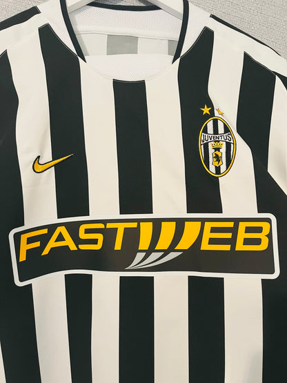 Juventus home football shirt
2003/04 Del Piero Medium
