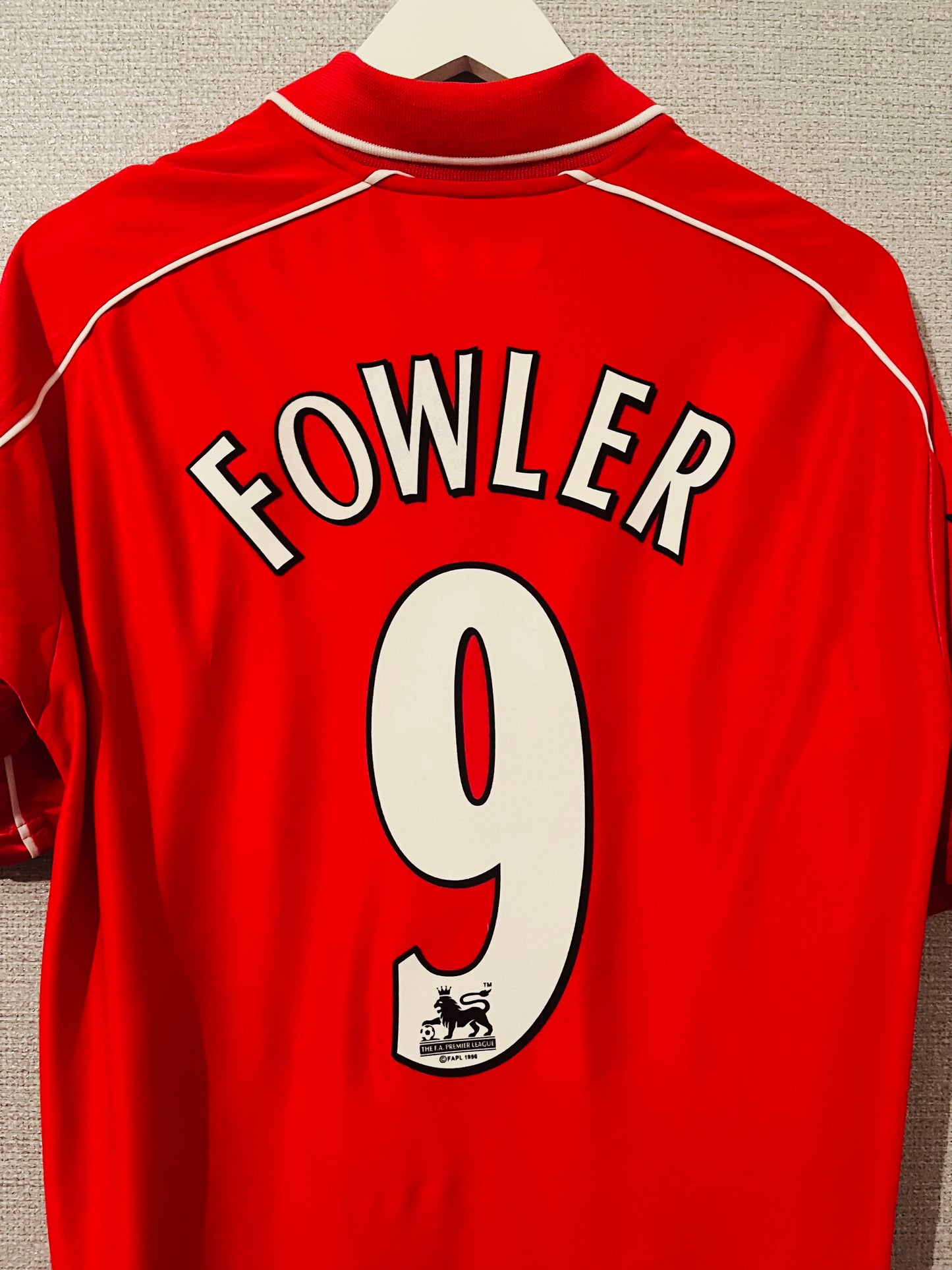 Liverpool home football shirt 2000/02 Fowler Medium