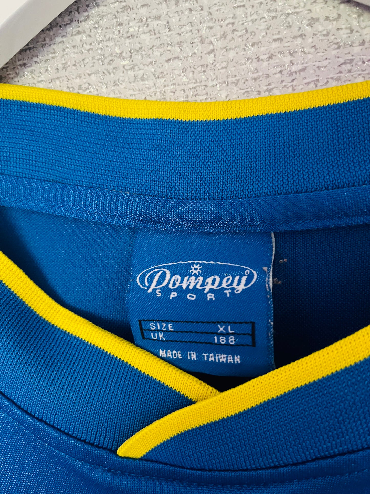 Portsmouth home football shirt 2000/02 XL