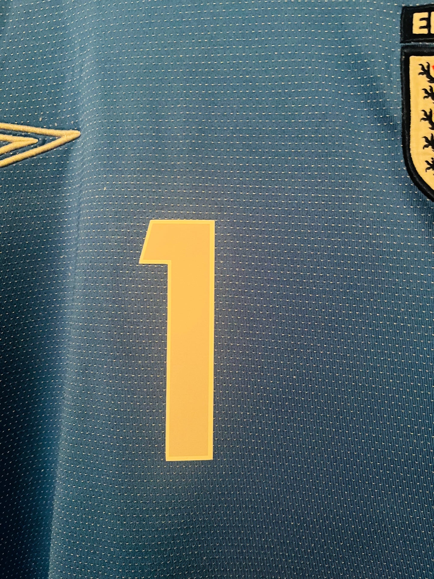 England goalkeeper football shirt
Euro 2004 James XXL