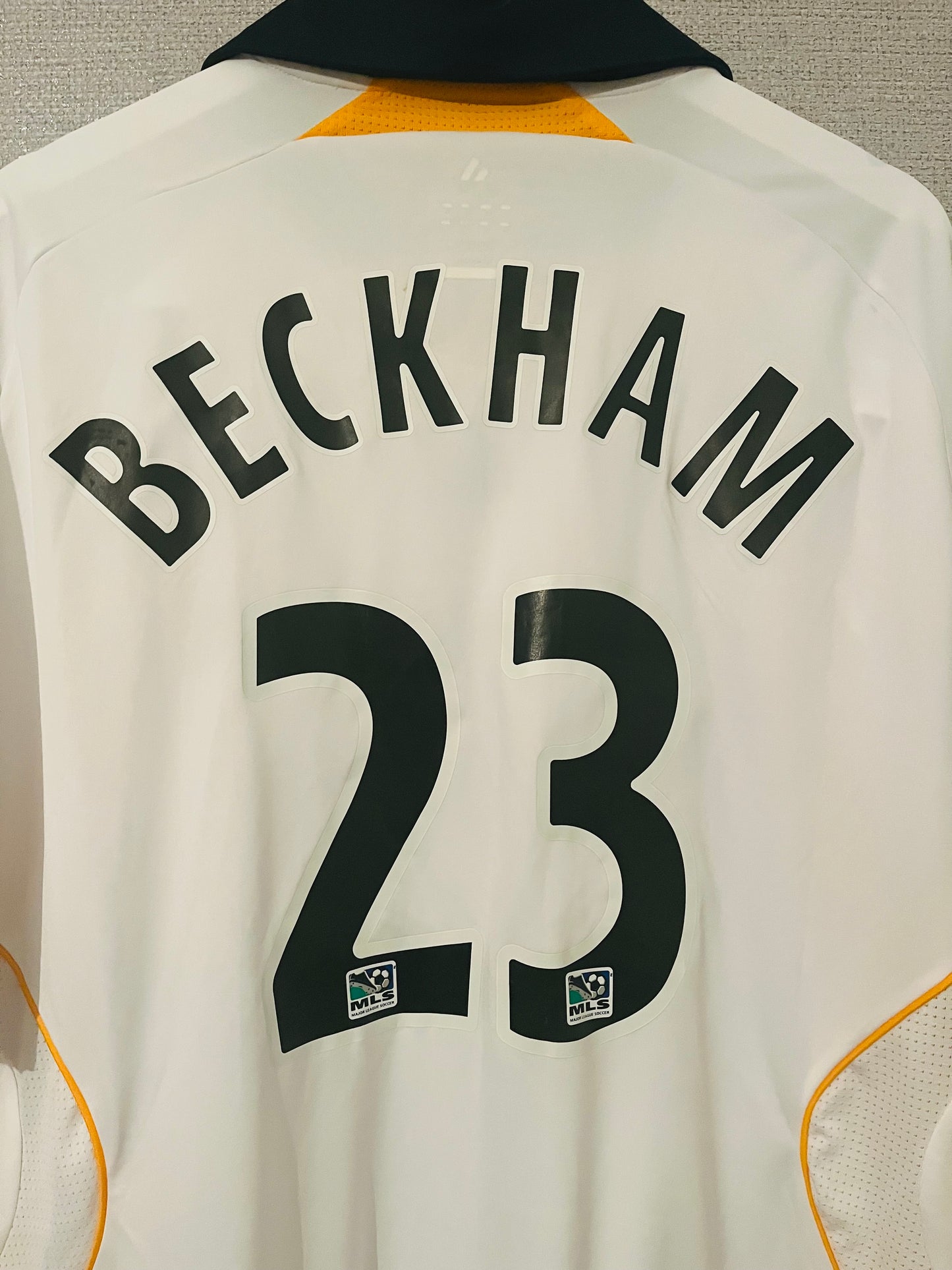 LA Galaxy home football shirt
2007/08 Beckham XL