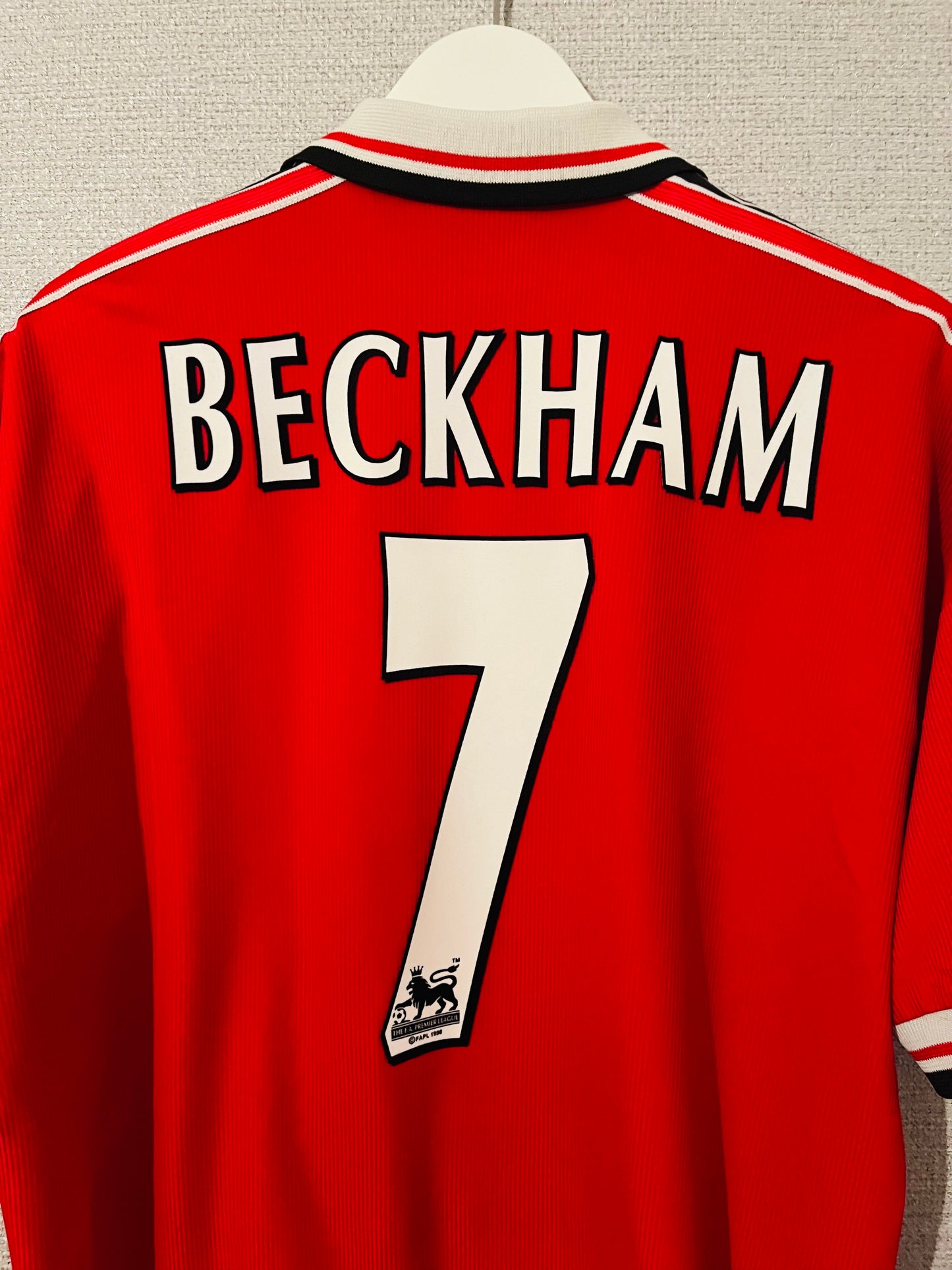 Manchester United home football shirt 1999/2000 Beckham XL