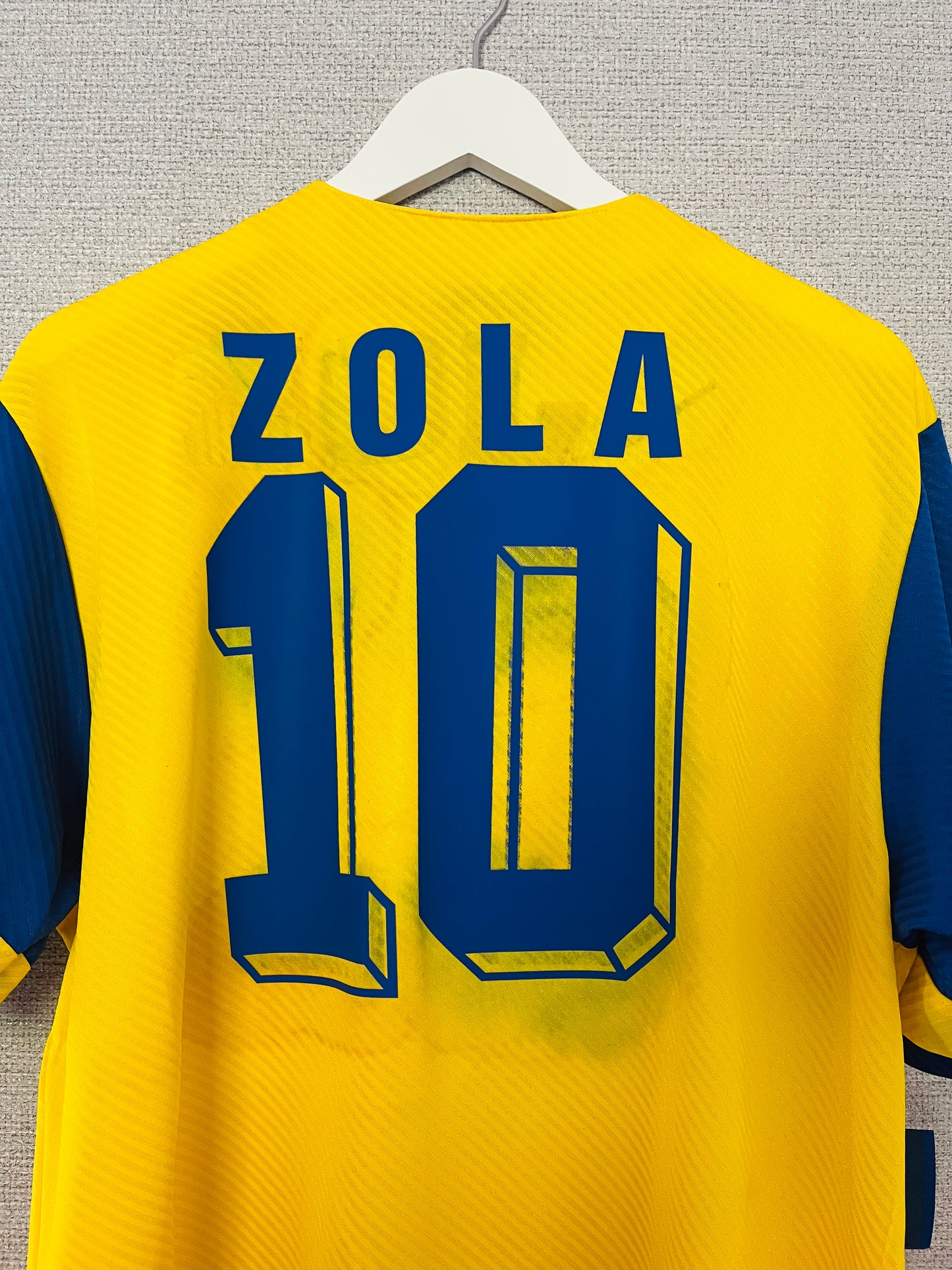 Parma away football shirt
1993/95 Zola Large