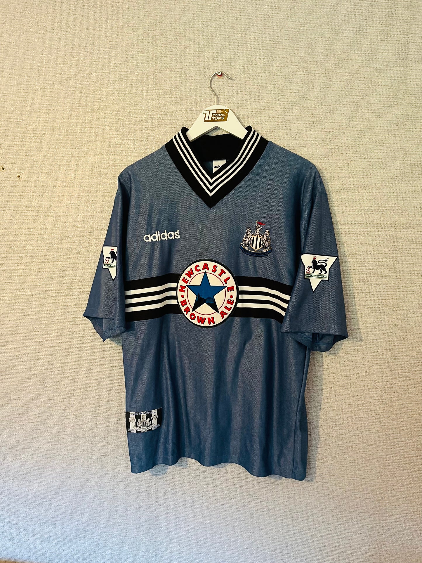 Newcastle United away football shirt 1996/97 Ginola Large