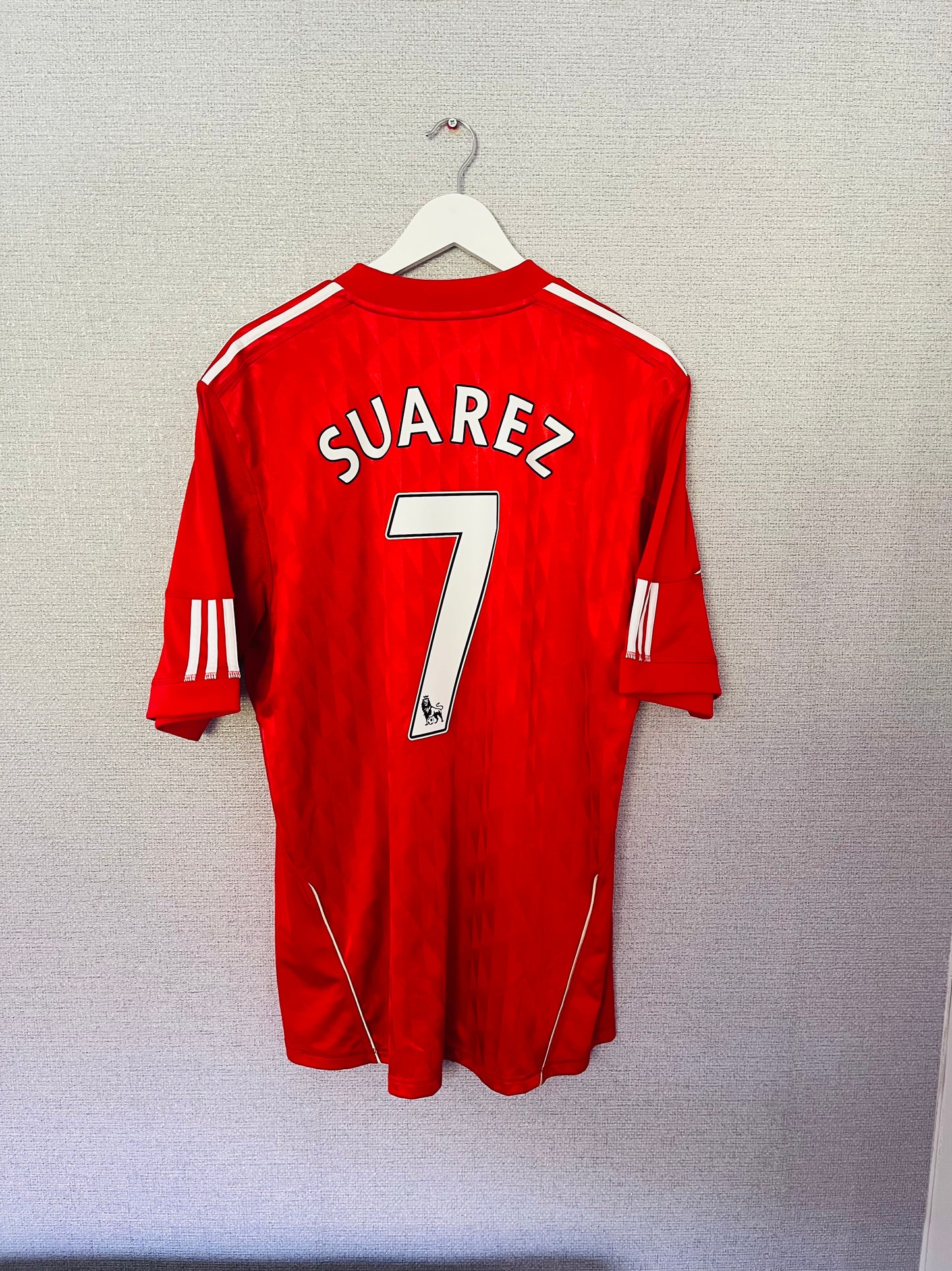 Liverpool home football shirt 2010/12 Suarez XL