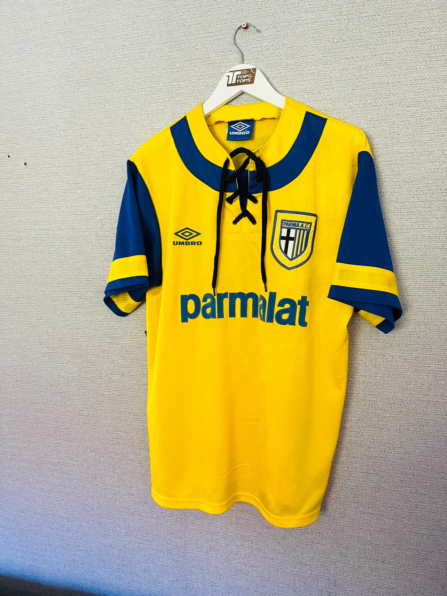 Parma away football shirt
1993/95 Zola Large