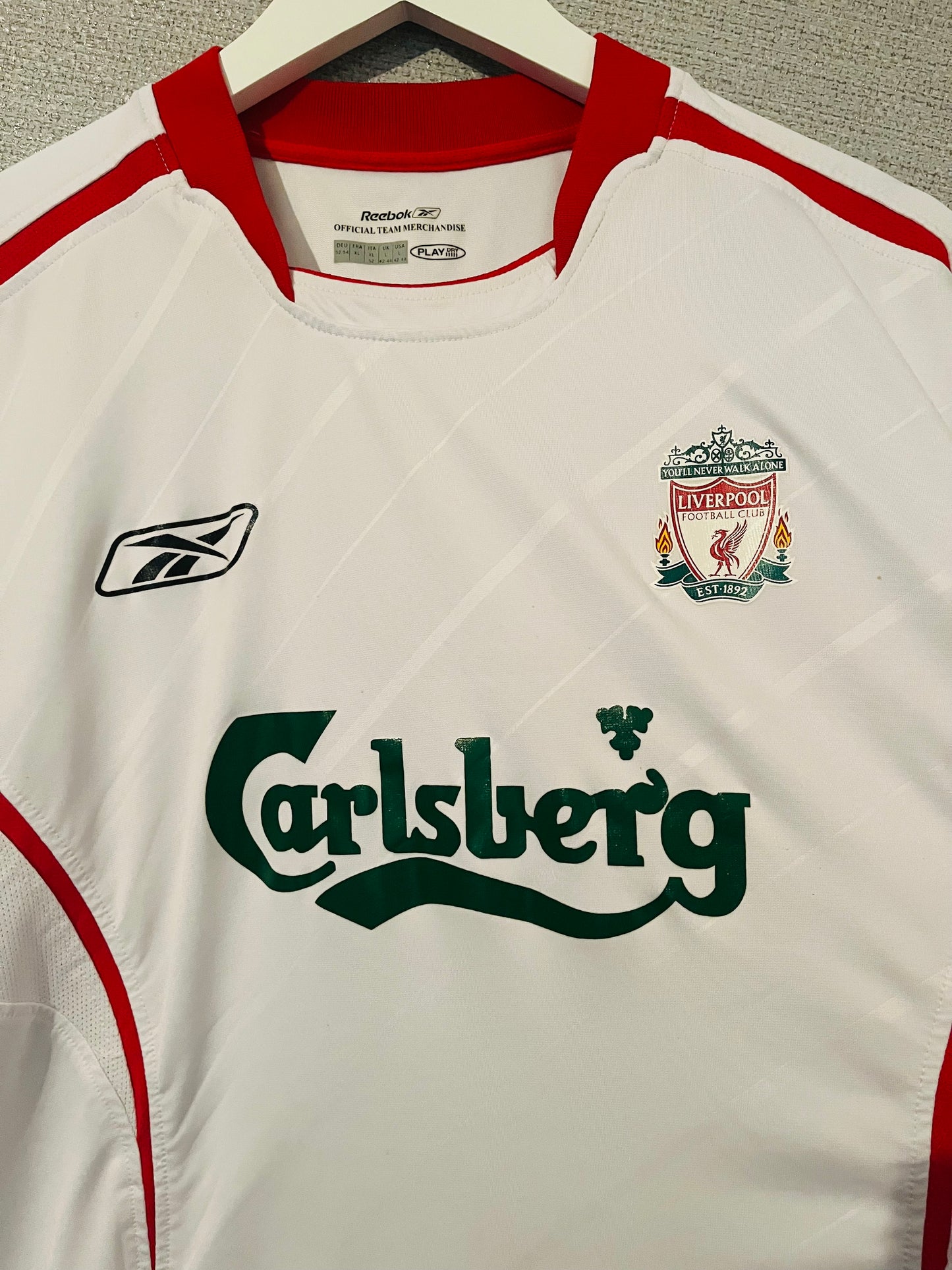 Liverpool away football shirt
2005/06 Gerrard Large