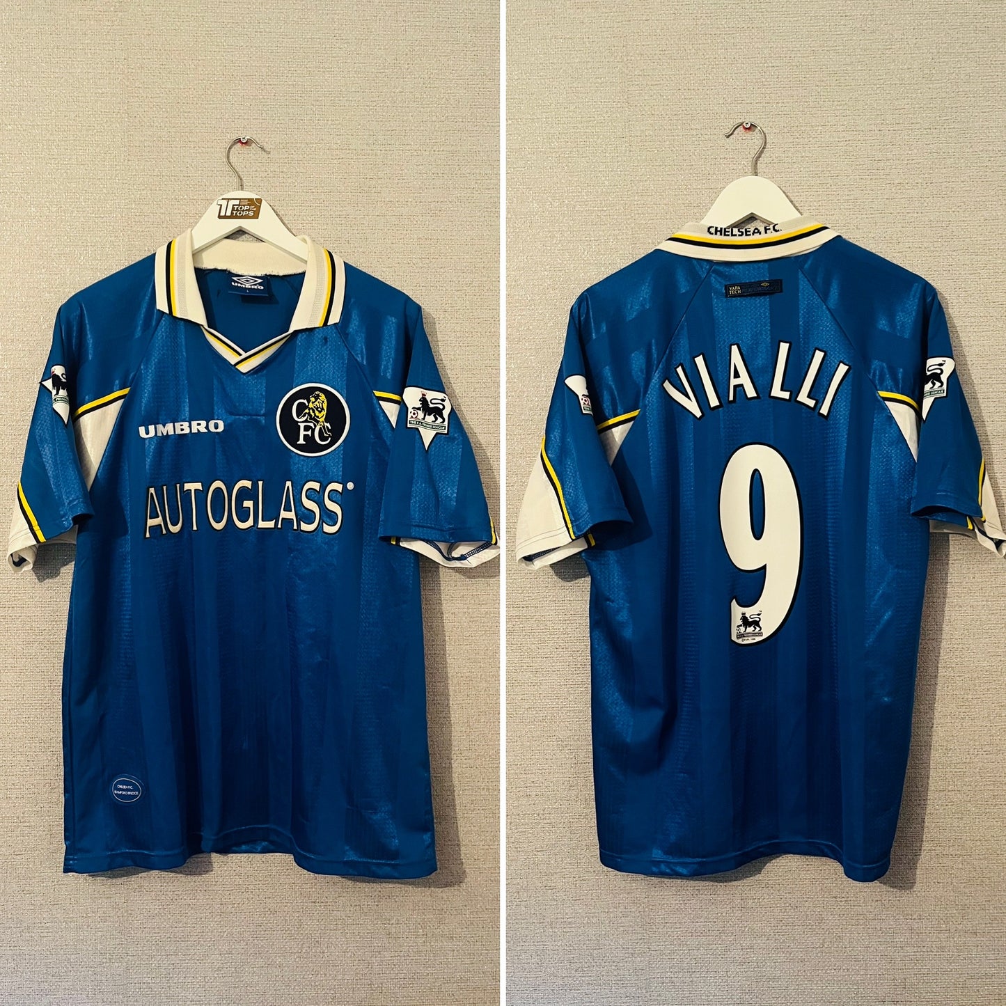 Chelsea home football shirt
1997/99 Vialli Large