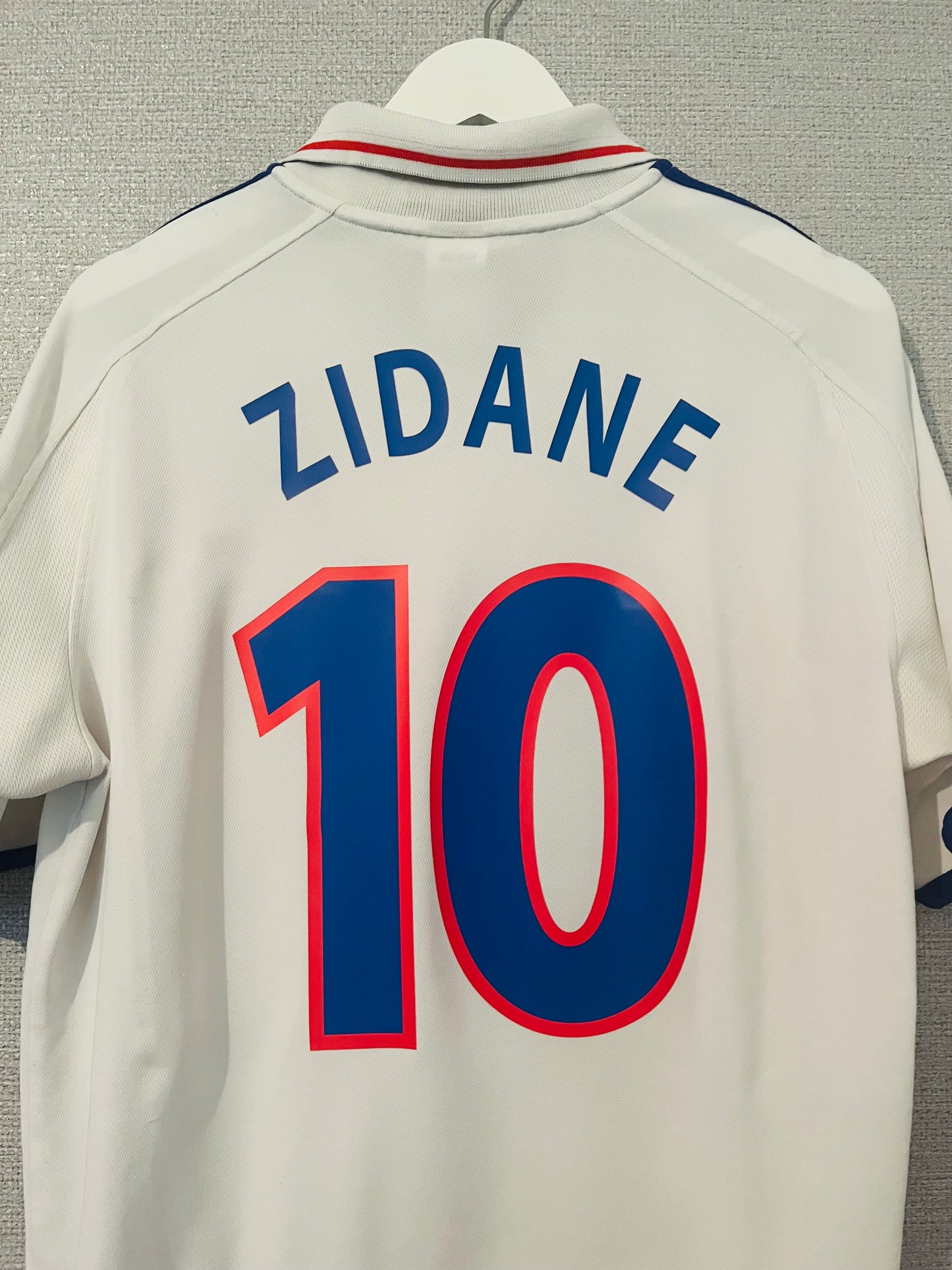 France away football shirt
Euro 2000 Zidane Large