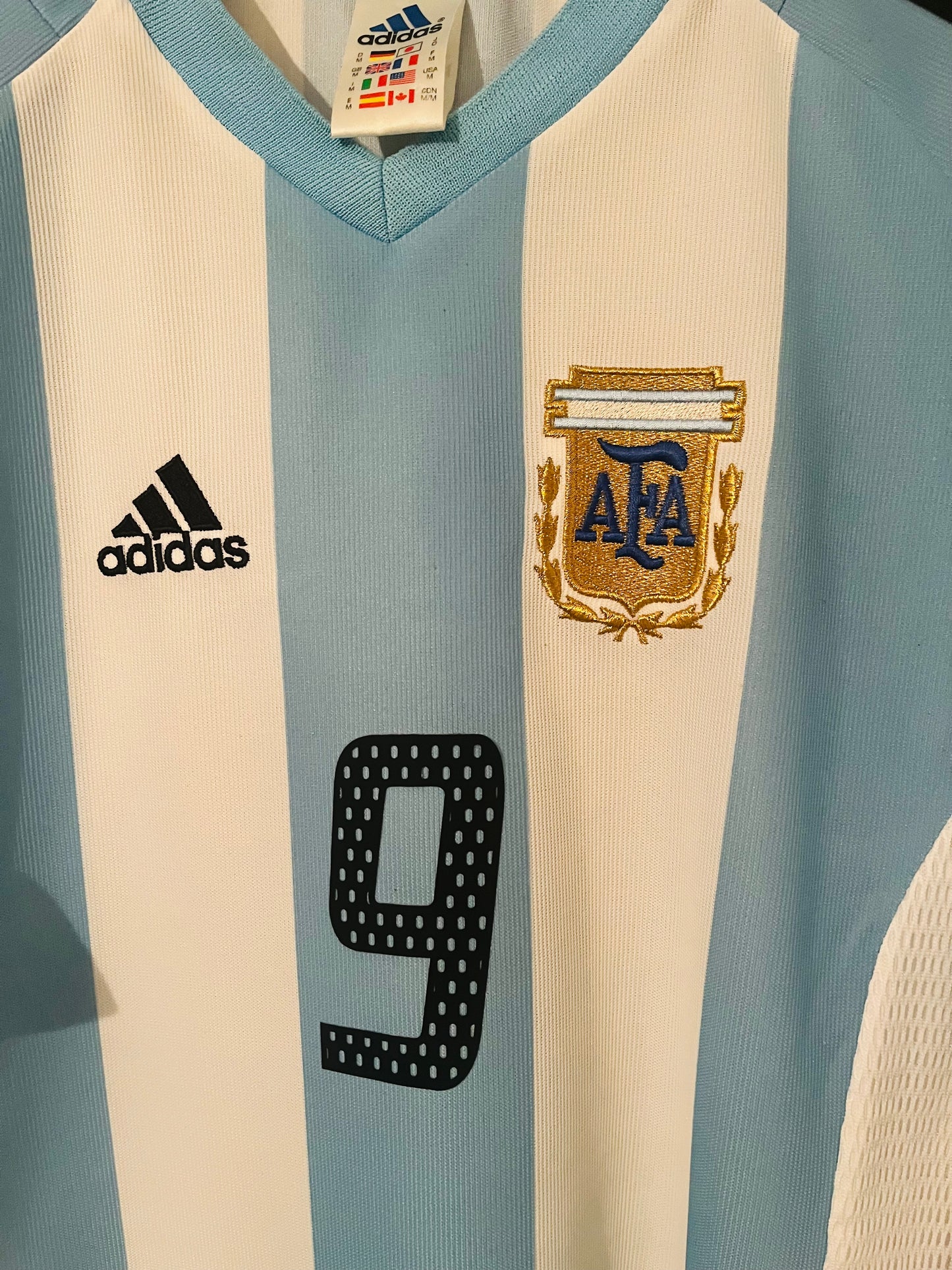 Argentina home football shirt
2002/04 Batistuta Medium