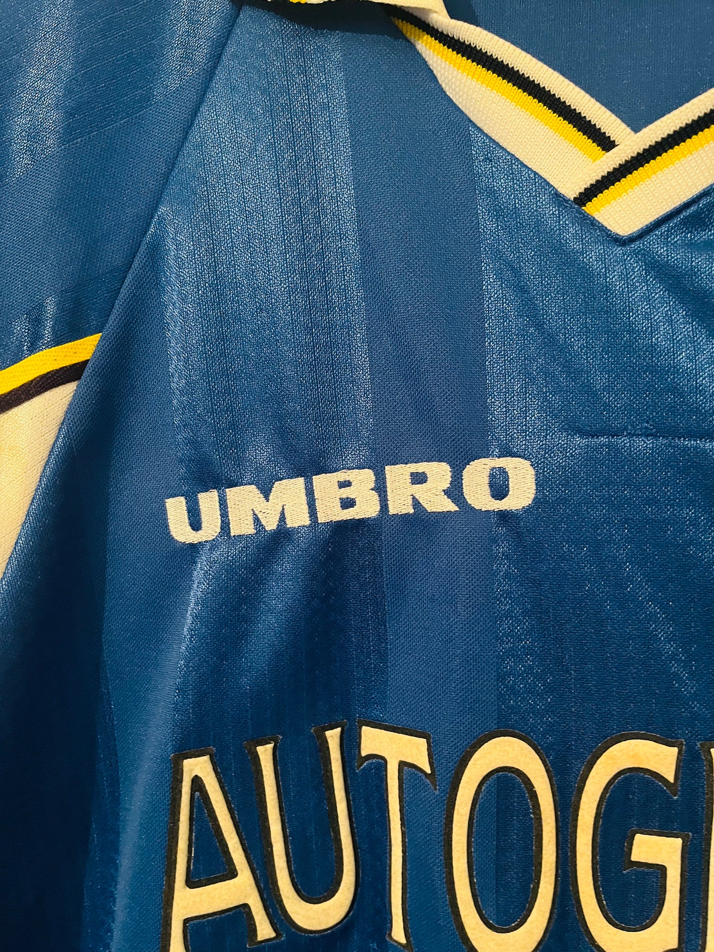 Chelsea home football shirt
1997/99 Vialli Large