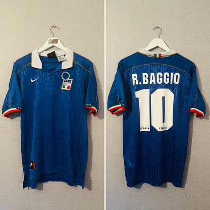 Italy home football shirt 1995/96 Baggio Medium