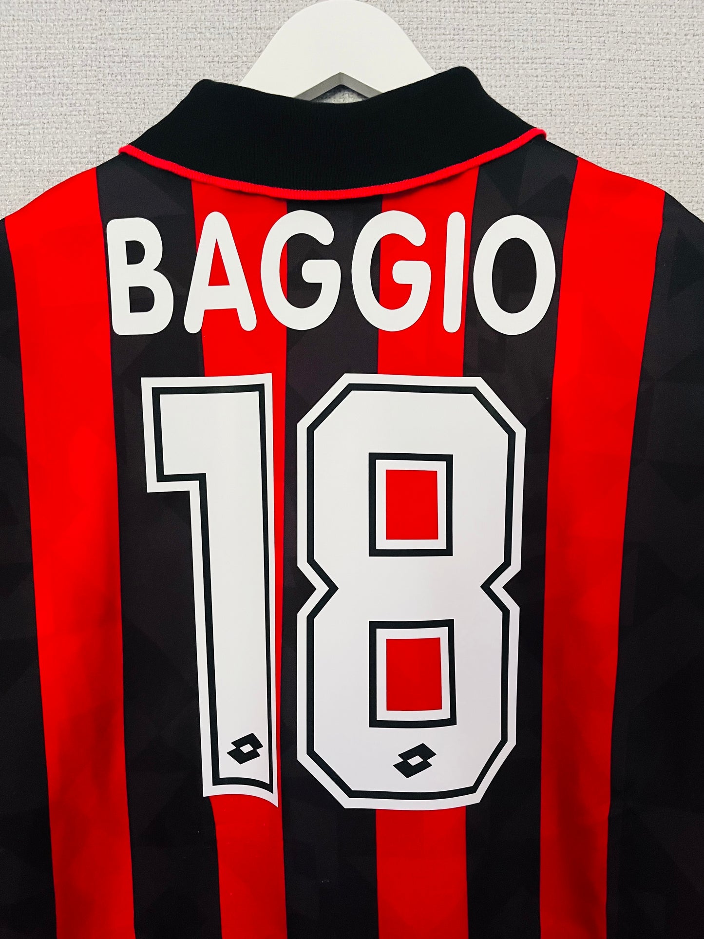 AC Milan home football shirt 1996/97 Baggio Medium