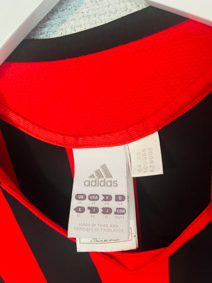 AC Milan home football shirt
2005/06 Kaka Medium