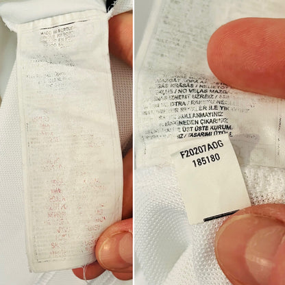 Leeds United home football shirt
2002/03 Viduka Large