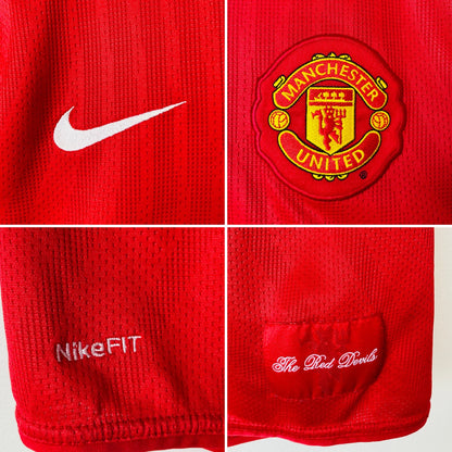 Manchester United home football shirt
2007/08 CR7 Medium
