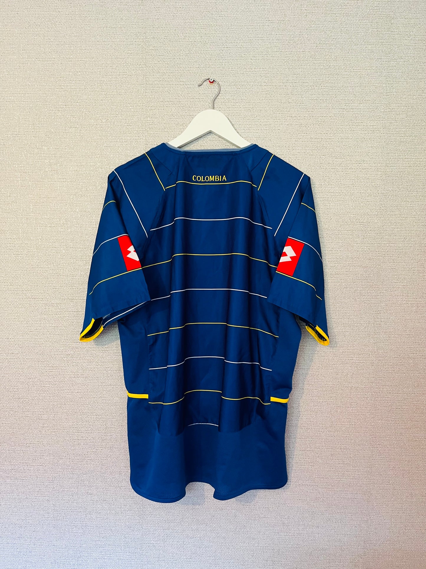 Colombia away football shirt
2004/07 XL