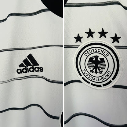 Germany home football shirt
2019/20 Kroos Medium