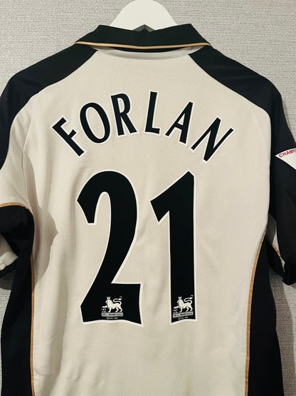 Manchester United away reversible football shirt
2001/02 Forlan Medium