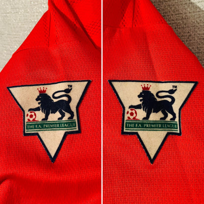 Liverpool home football shirt
1998/2000 Owen Large