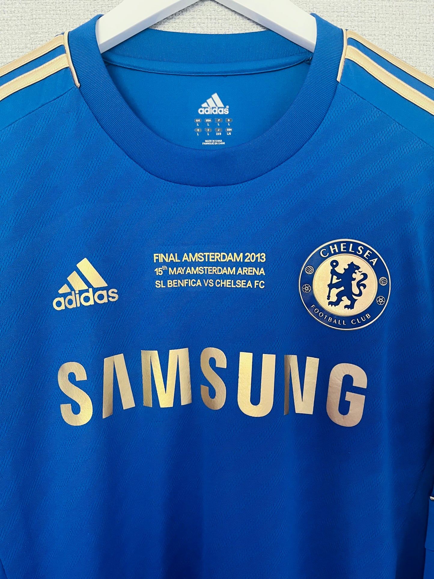 Chelsea home football shirt
2012/13 Torres Large