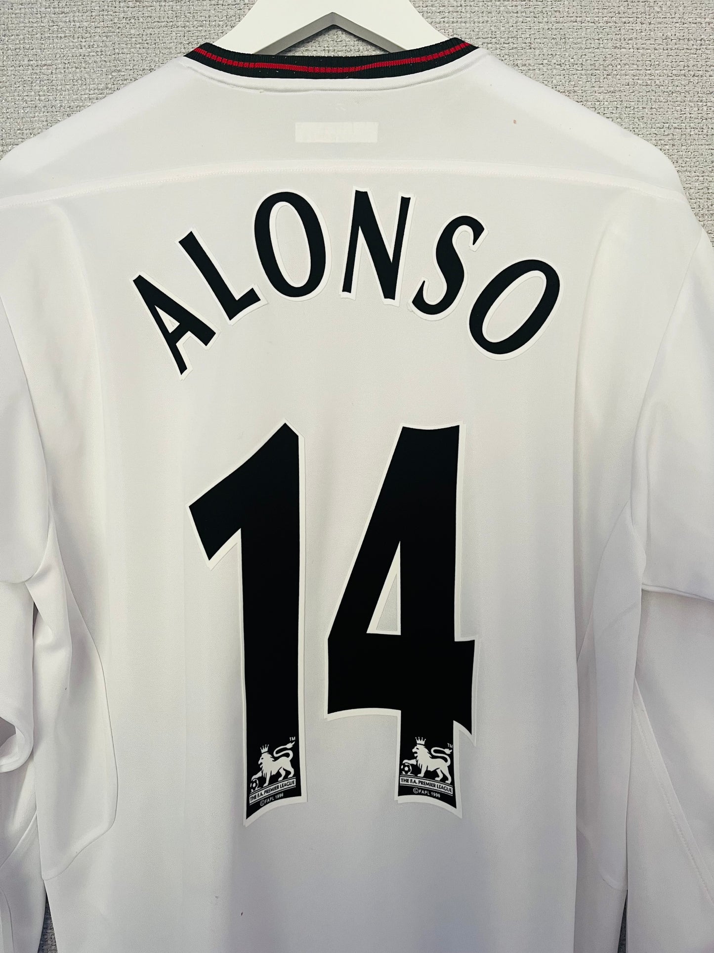 Liverpool third football shirt 2004/05 Alonso Medium