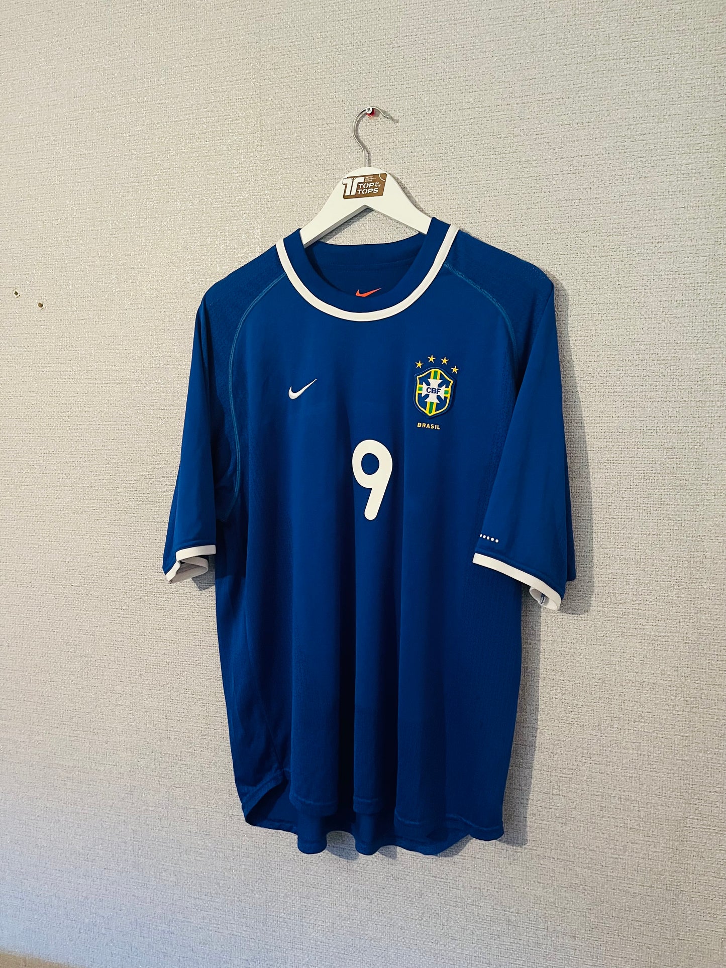 Brazil away football shirt
2000/02 R9 Large