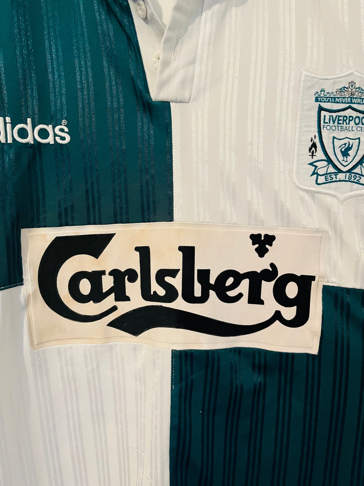 Liverpool away football shirt
1995/96 Fowler Large