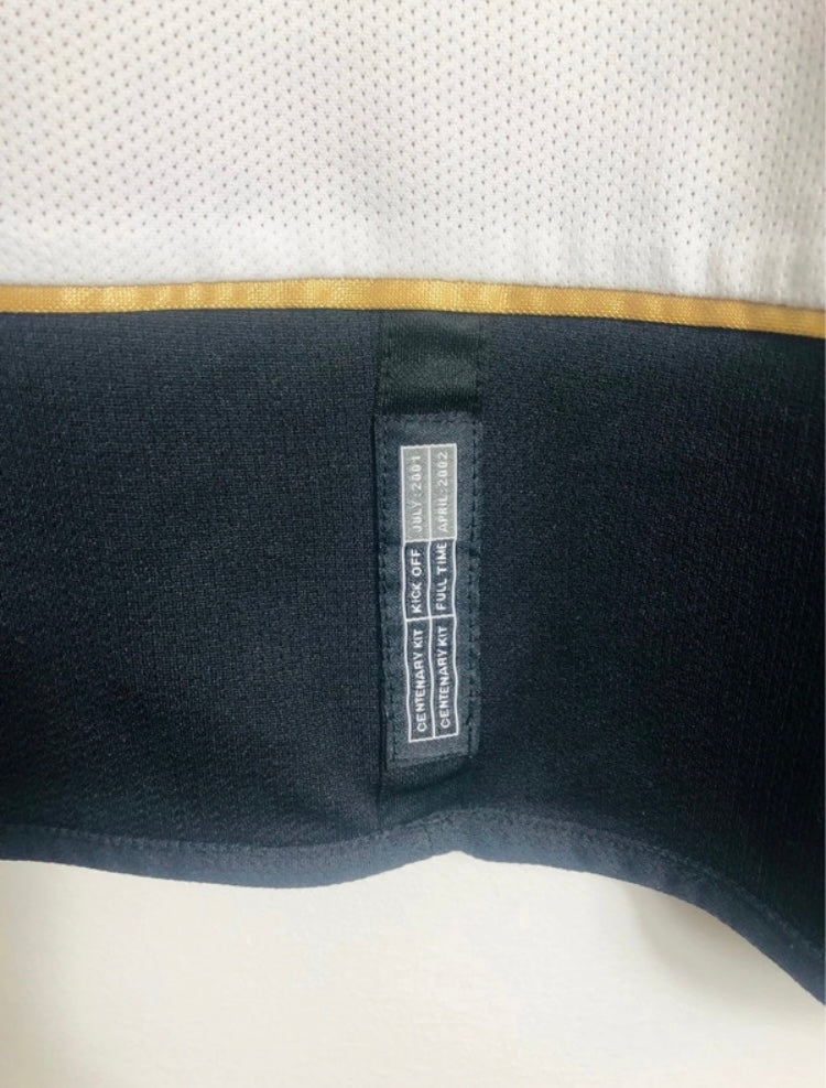 Manchester United away & third football shirt (reversible version)

Beckham XL 2001/02