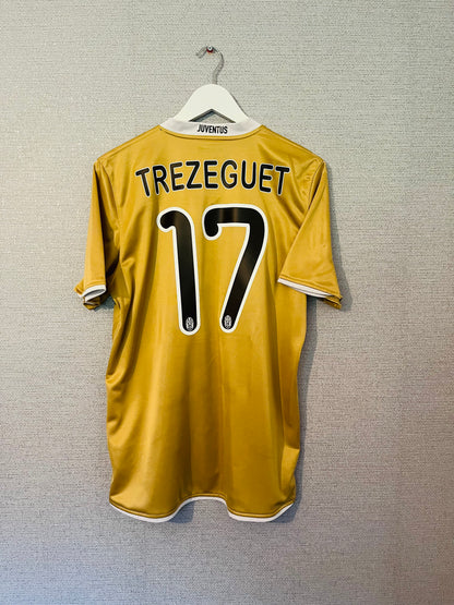 Juventus away football shirt
2008/09 Trezeguet Medium