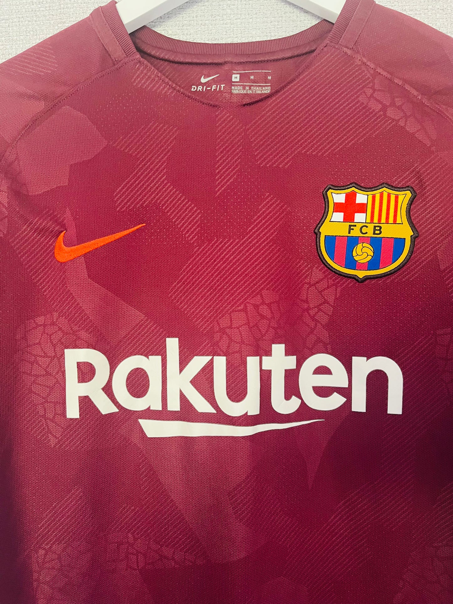 Barcelona third football shirt
2017/18 Messi Medium