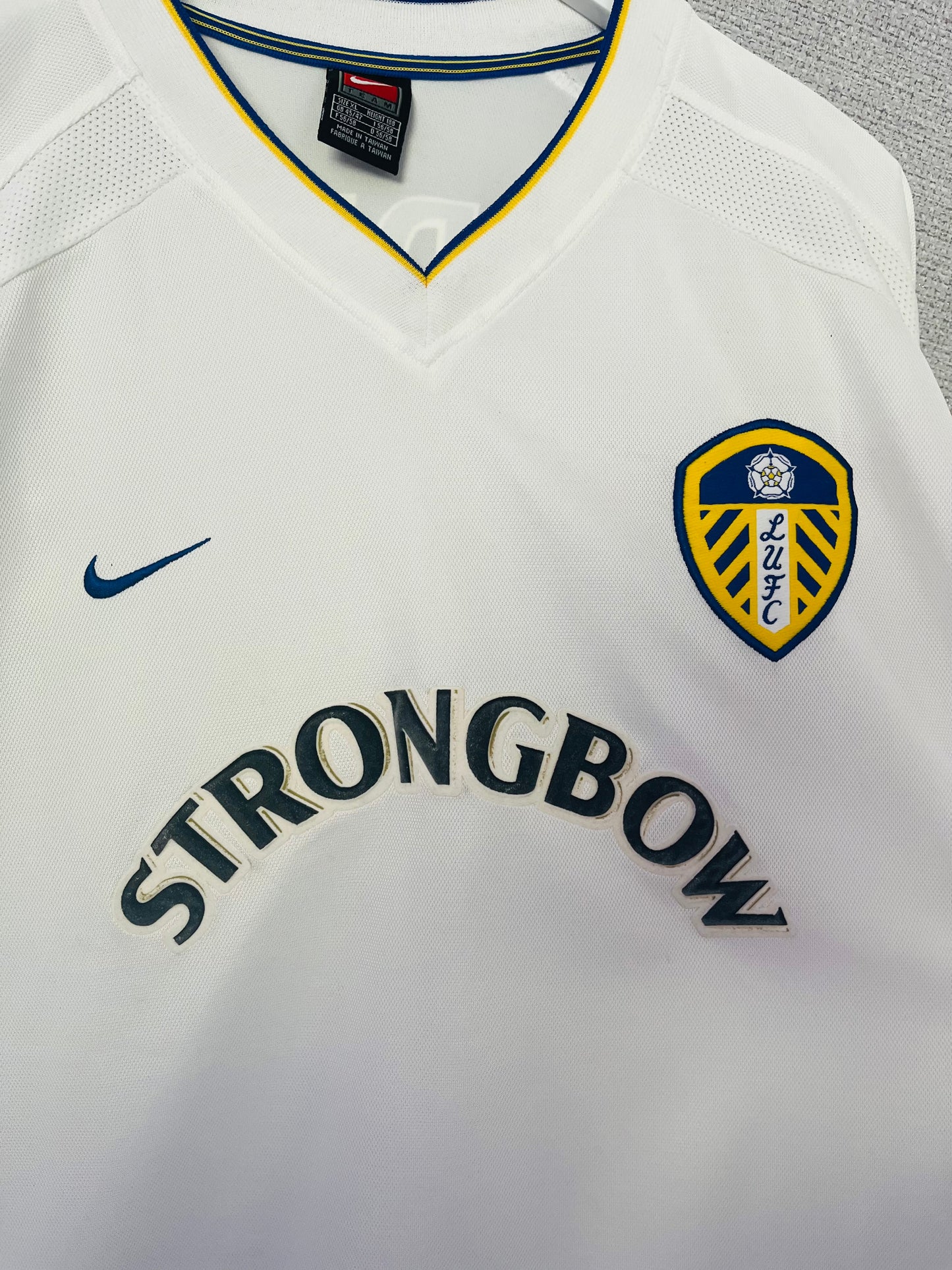 Leeds United home football shirt 2000/02 L/S Viduka XL