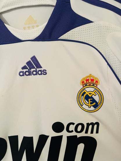 Real Madrid home football shirt
2007/08 Guti Medium