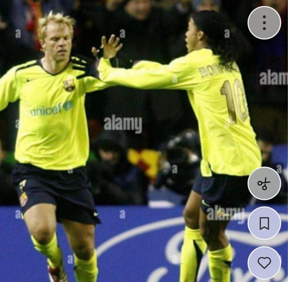 Barcelona third football shirt 2006/07 Ronaldinho XL