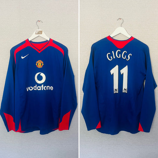 Manchester United away football shirt 2005/06 Giggs Medium