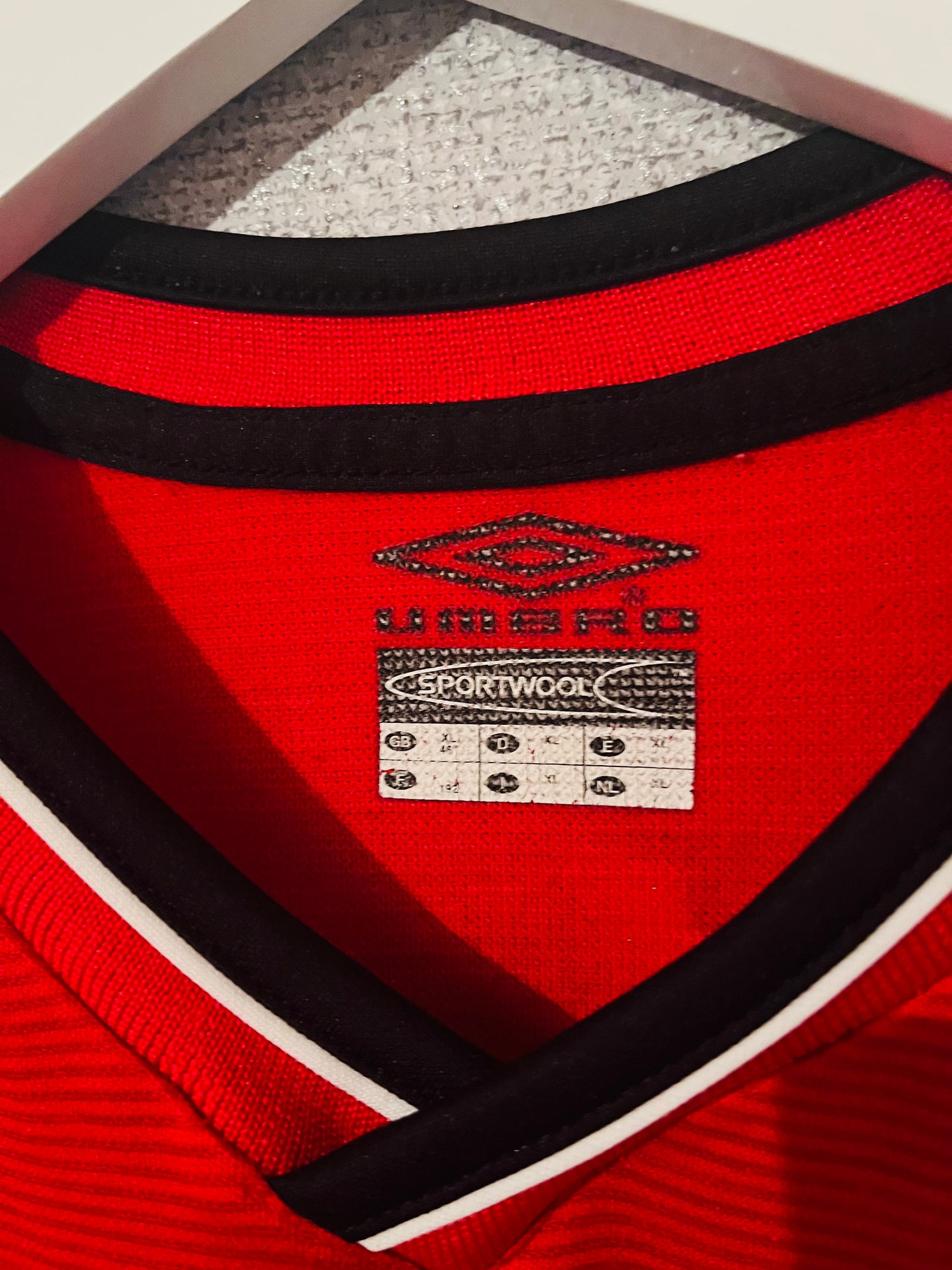 Manchester United home football shirt 2000/01 Beckham XL