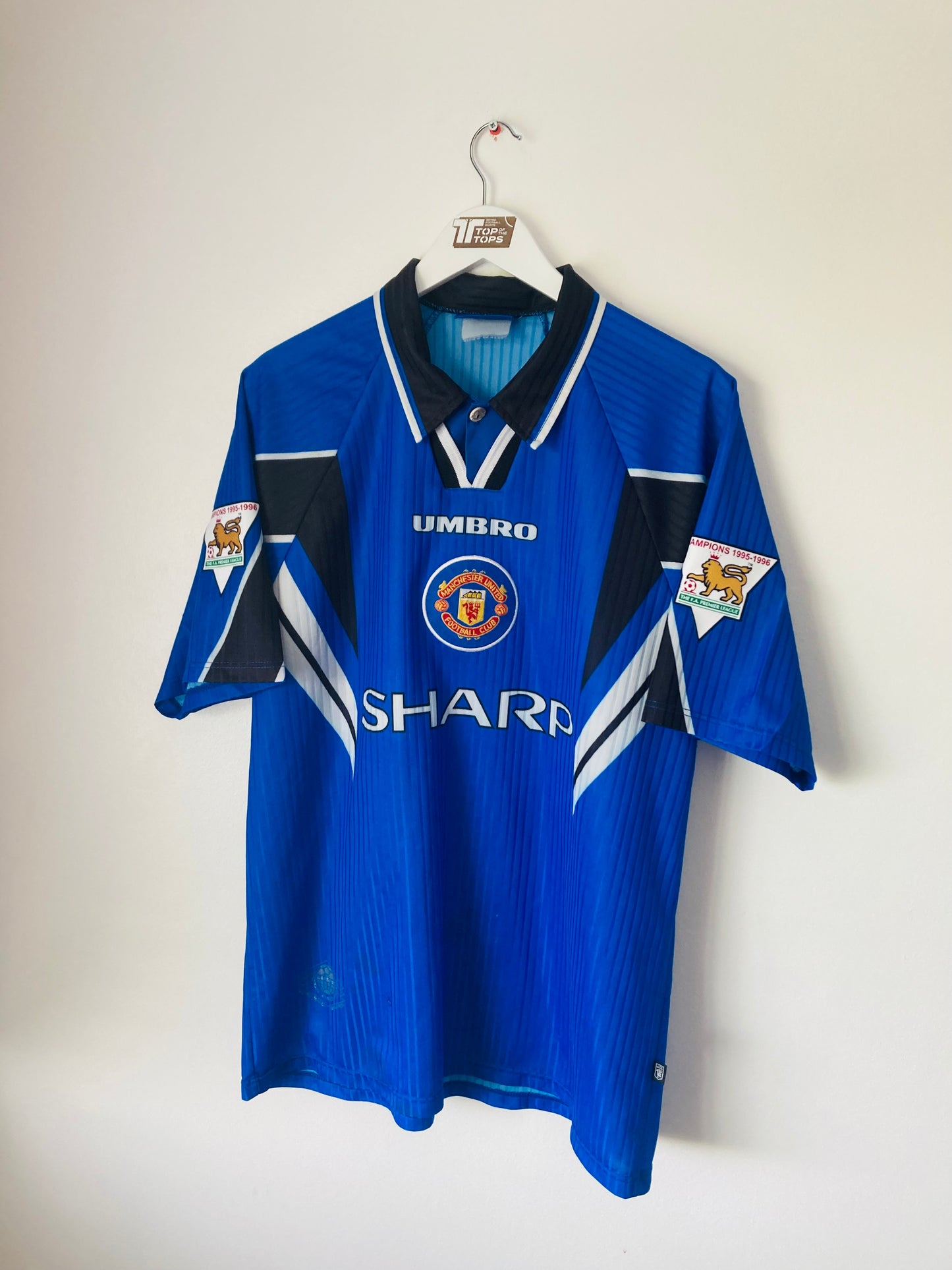 Manchester United third football shirt
1996/97 XL Cantona