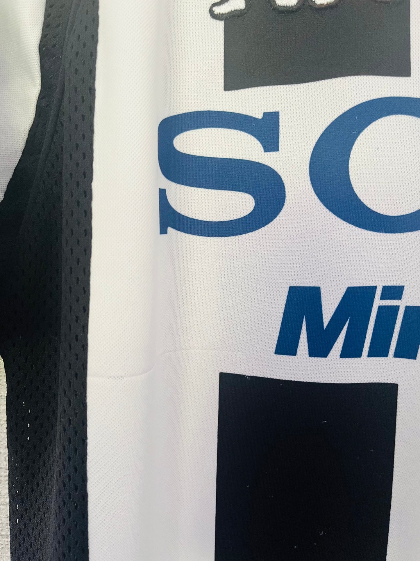 Juventus home football shirt 1997/98 Zidane Medium