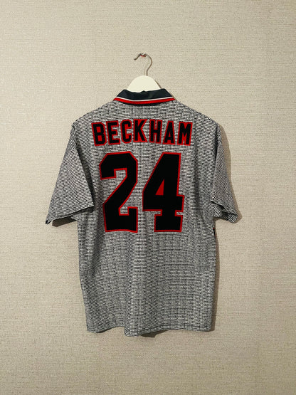 Manchester United away football shirt 1995/96 Beckham Medium