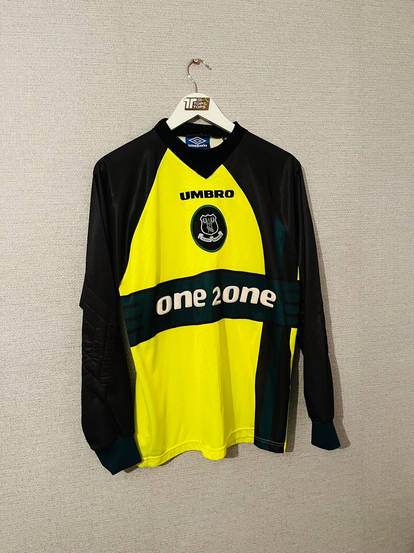 Everton goalkeeper football shirt 1997/99 Medium