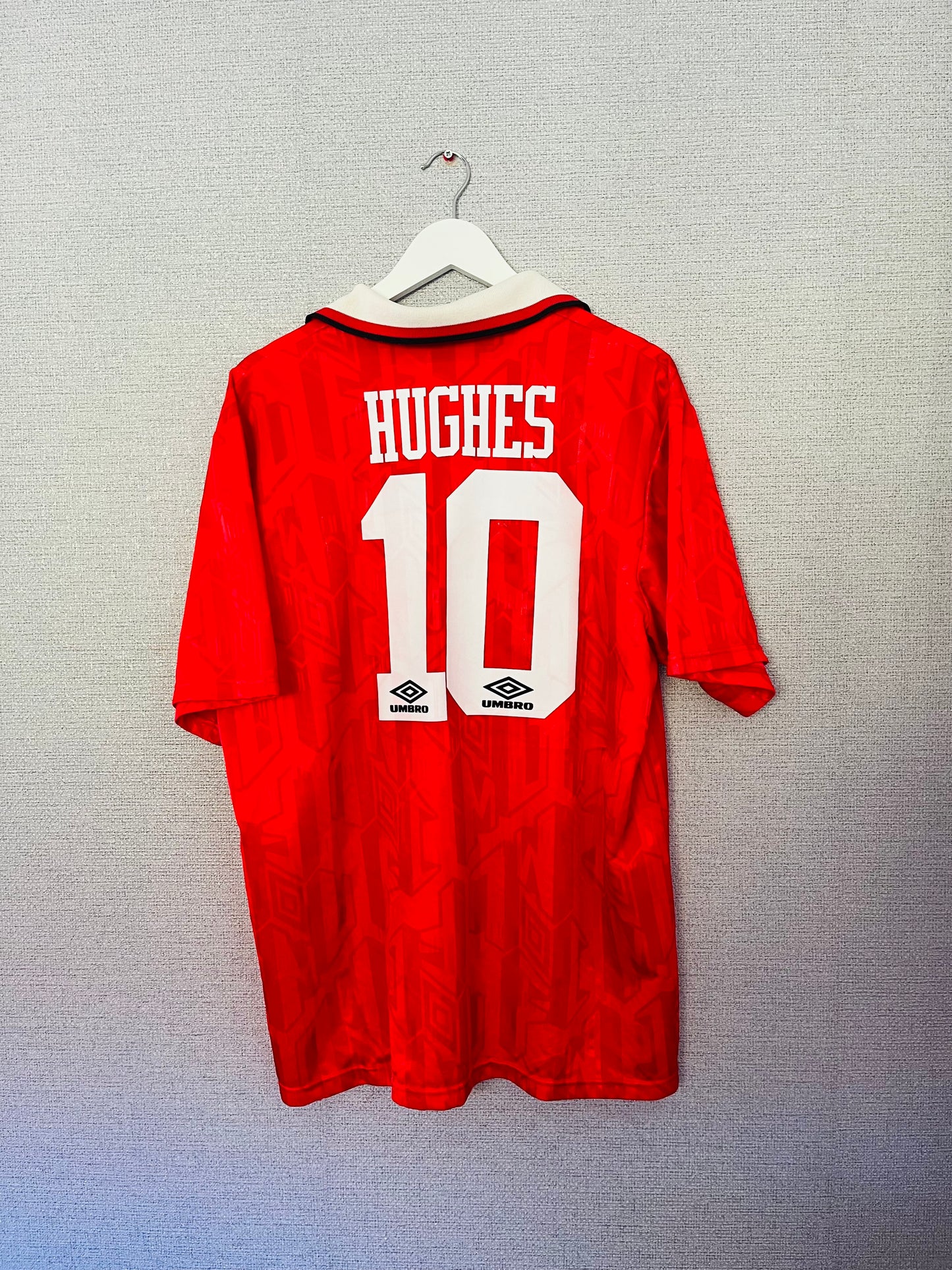 Manchester United home football shirt
1992/94 Hughes XL