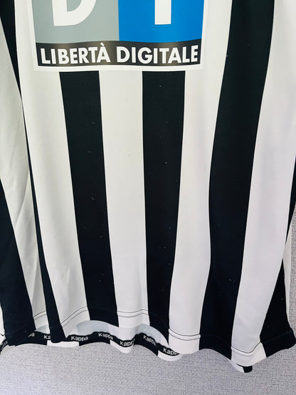 Juventus home football shirt 1998/99 Zidane Small