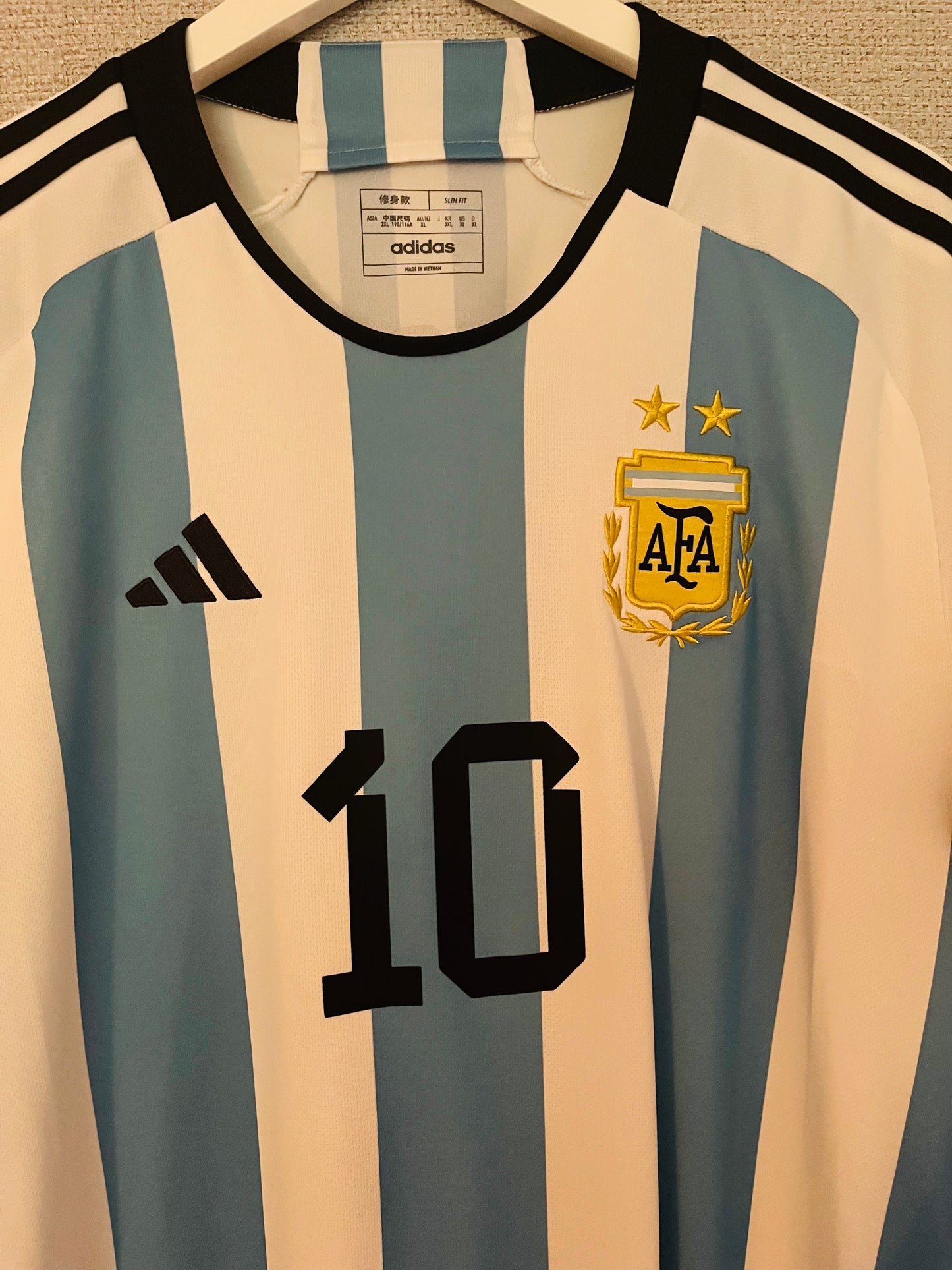 Argentina home football shirt     W/C 2022 Messi XL