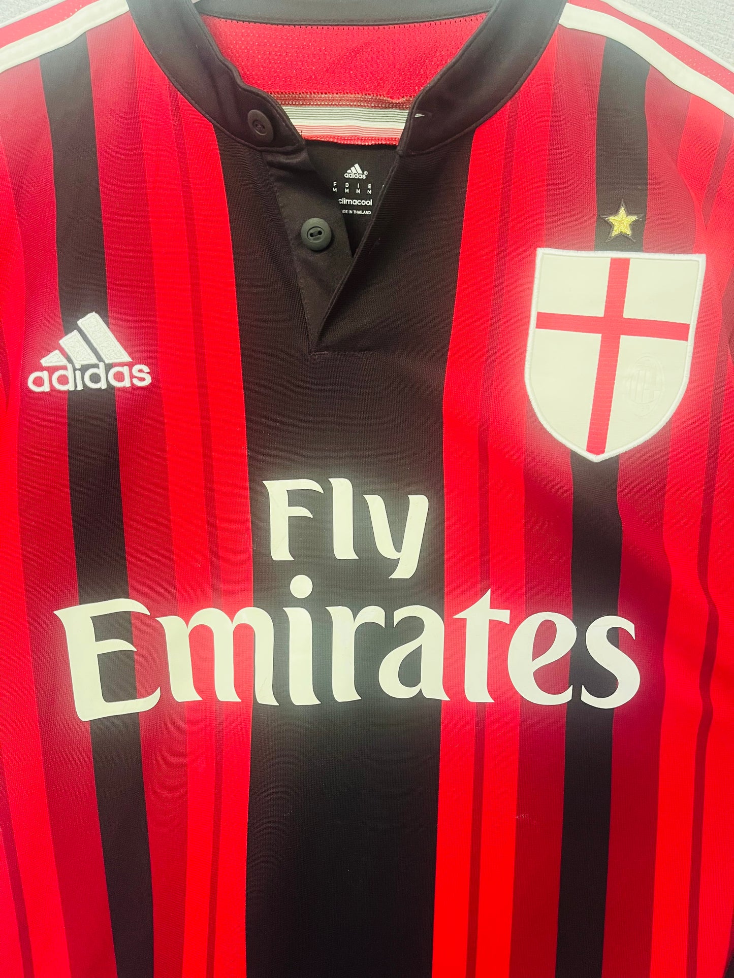 AC Milan home football shirt
2014/16 Kaka Medium