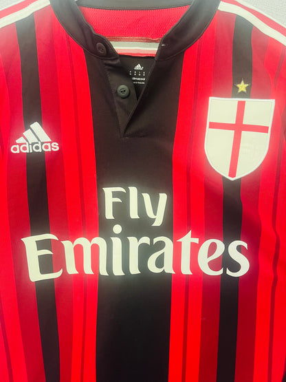 AC Milan home football shirt
2014/16 Kaka Medium