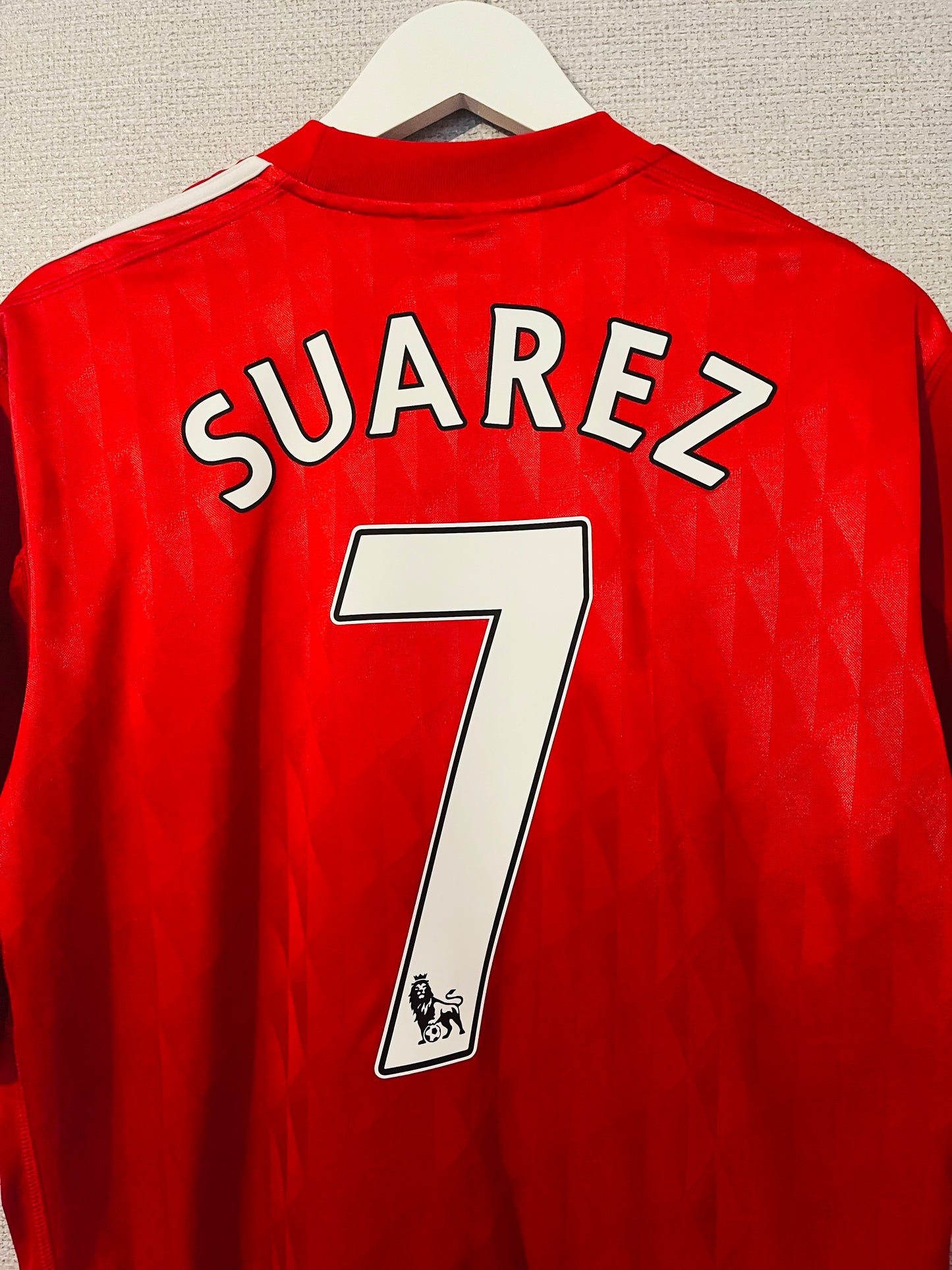 Liverpool home football shirt 2010/12 Suarez Large