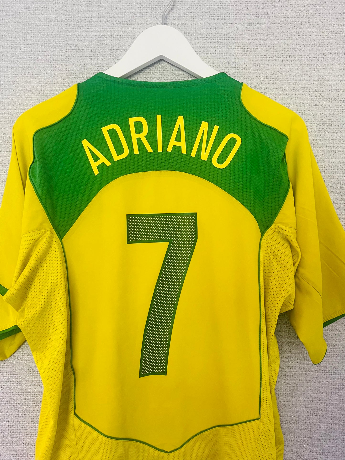 Brazil home football shirt
2004/06 Adriano Large
