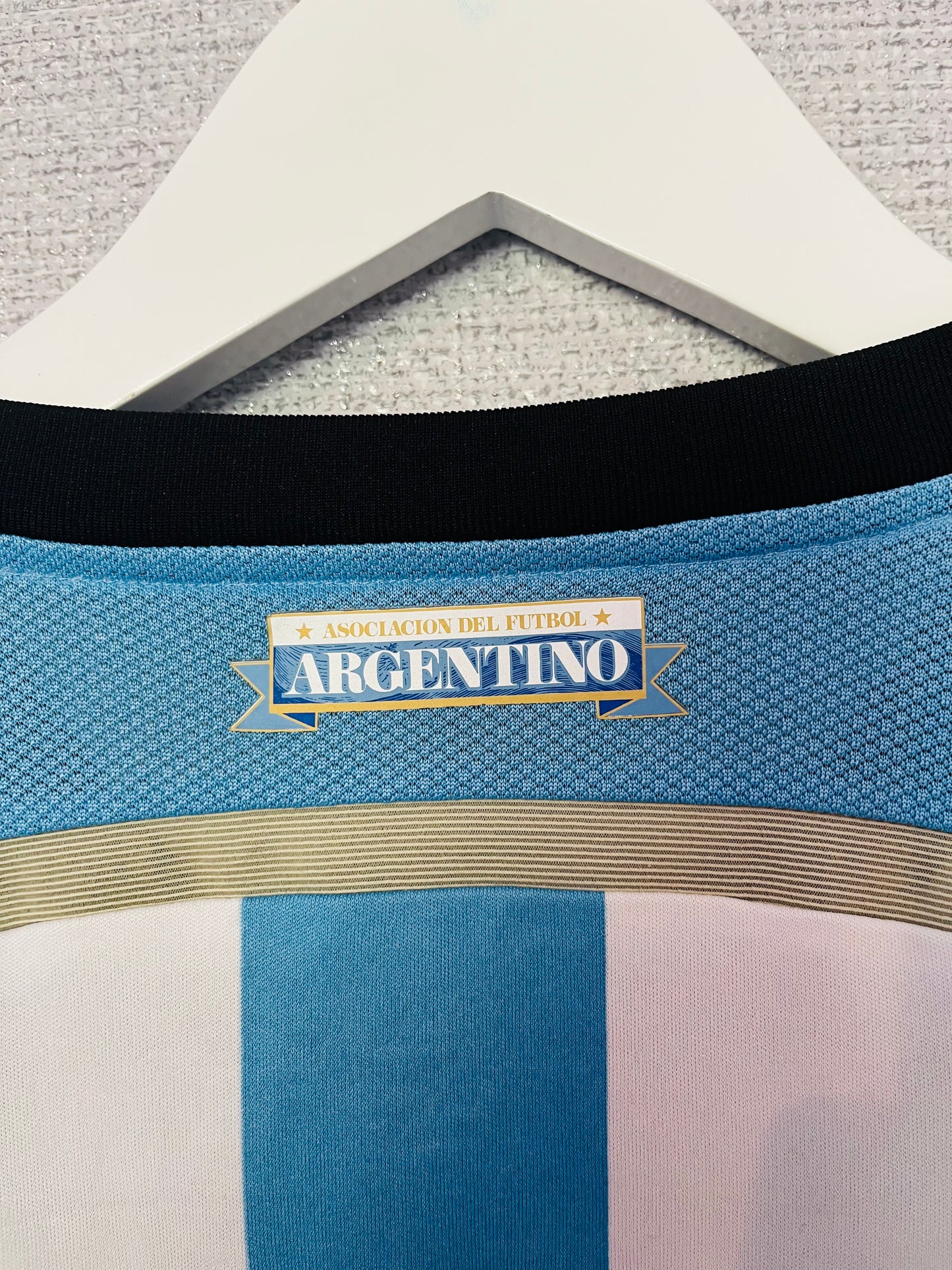 Argentina home football shirt     W/C 2014 Messi Medium